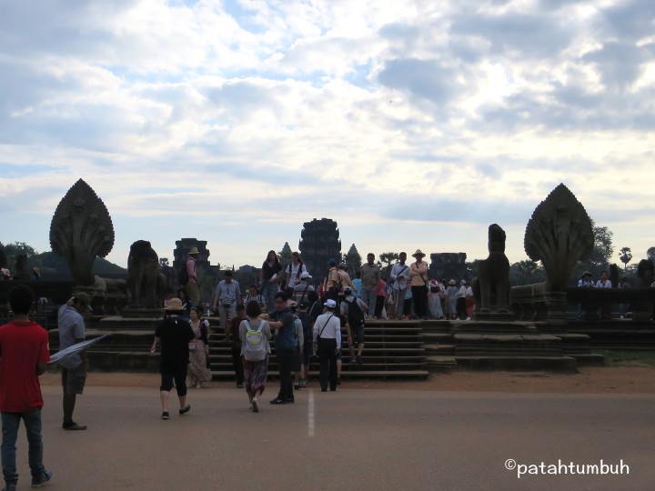 Gerbang Angkor Wat