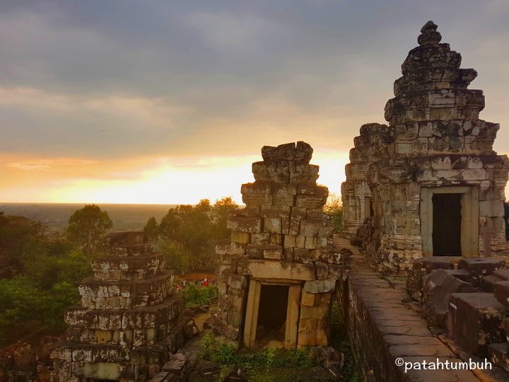 Sunset Phnom Bakheng