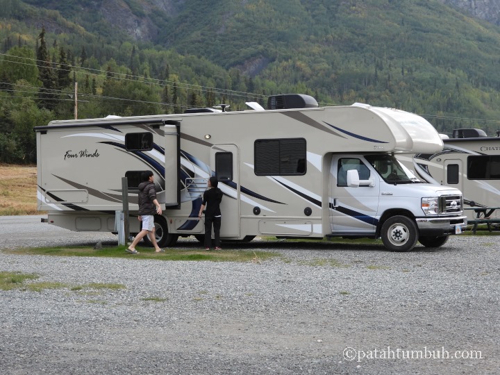 Travel Alaska dengan Recreational Vehicle